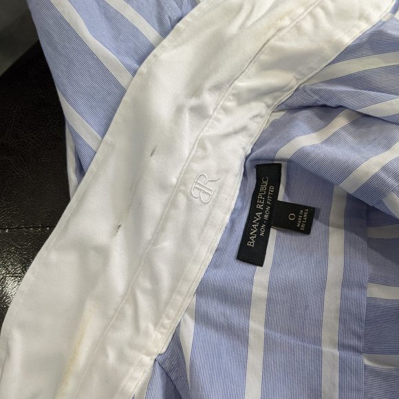 Womens Banana Republic Button Down Shirt Striped Blue and White Size 0 - Picture 4 of 4